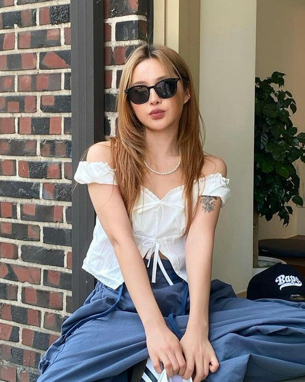 [CARIN] FRIDA SUNGLASSES ★大人気 ★ 𝗛𝗔𝗘𝗥𝗜𝗡 with 𝑪𝑨𝑹𝑰𝑵 𝑭𝑹𝑰𝑫𝑨 FRIDA are Boston