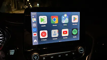 Carlinkit Tbox UHD Android 13 CarPlay AI Box cu ieșire HD
