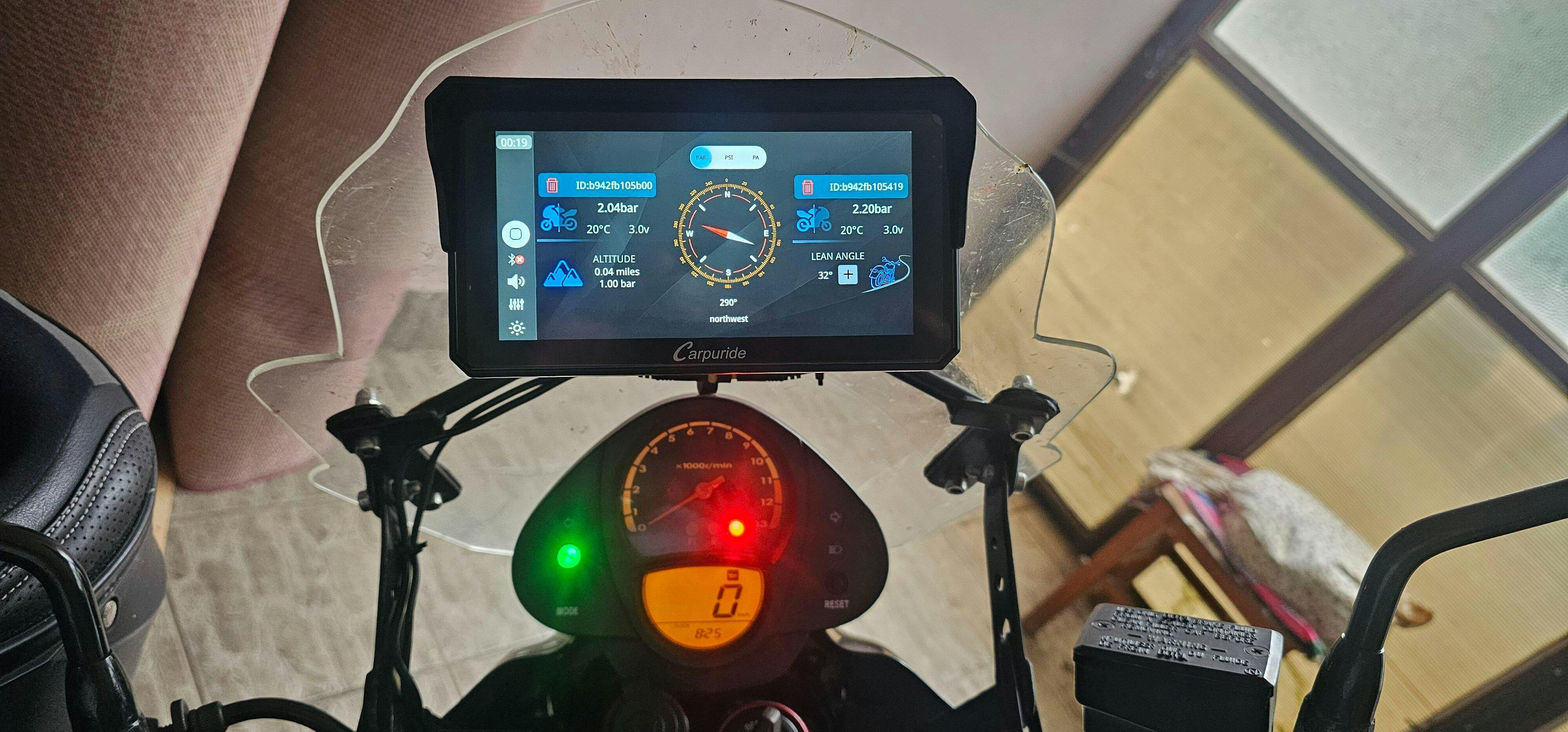 Motorcycle 6 Inch CarPlay Screen | 6 Inch Motorcycle Speakers