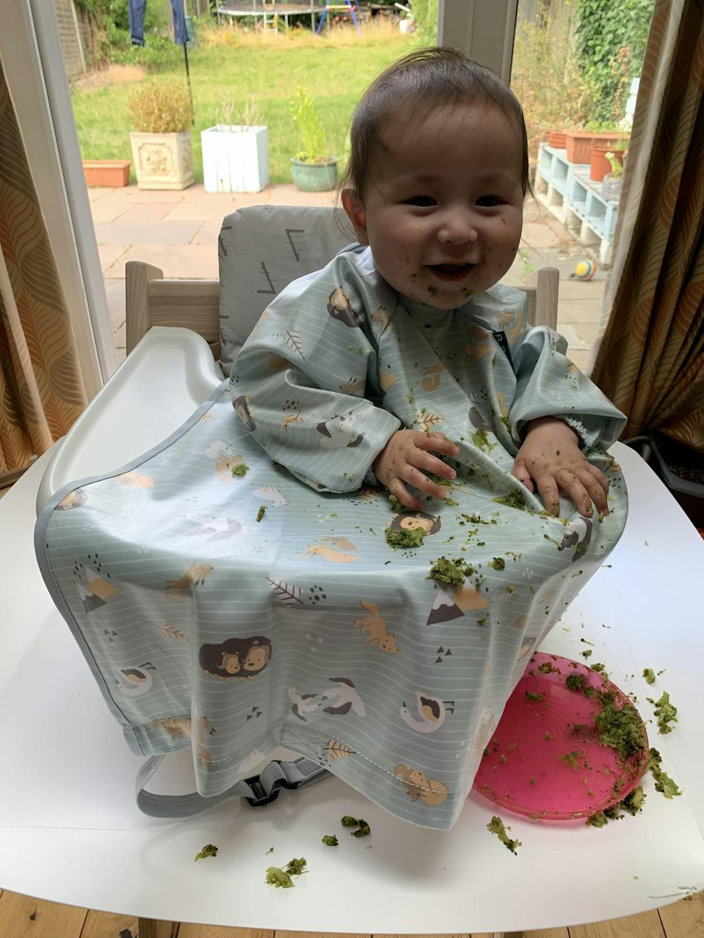 CATCHY The food and mess catcher for high chairs Catchy