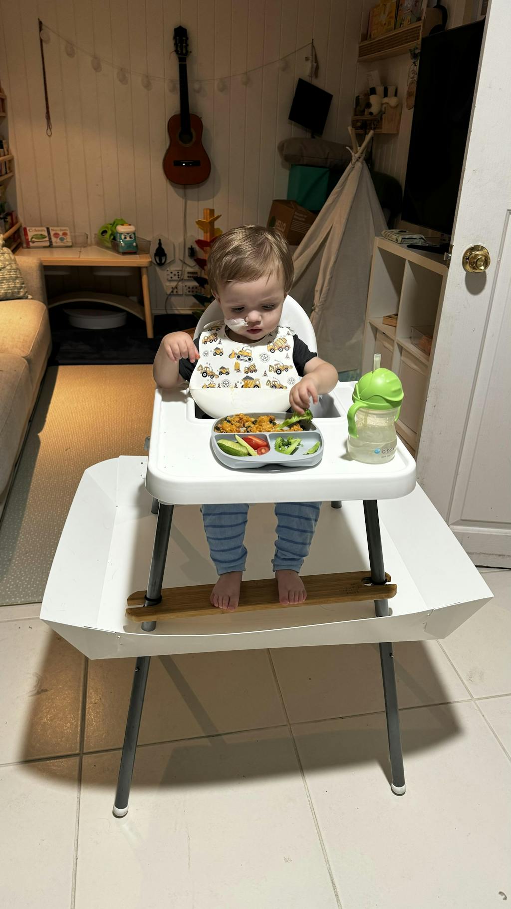CATCHY The food and mess catcher for high chairs Catchy