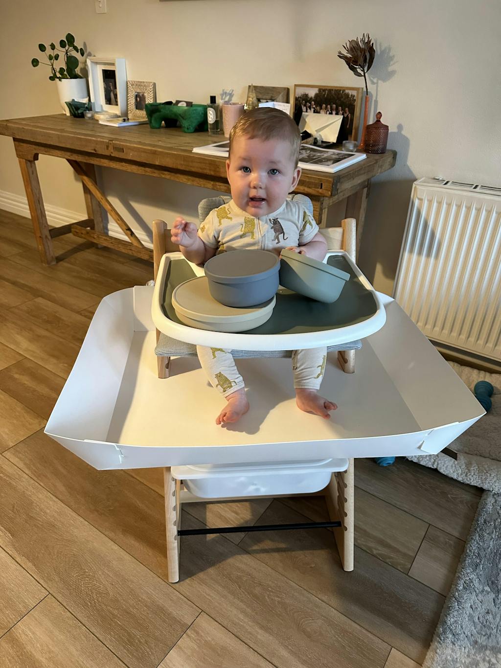 CATCHY The food and mess catcher for high chairs Catchy