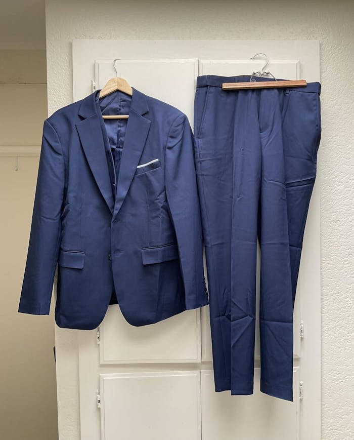 Ceehuteey Flat Notch Lapel 3 Pieces Mens Suit (Blazer+vest+Pants)