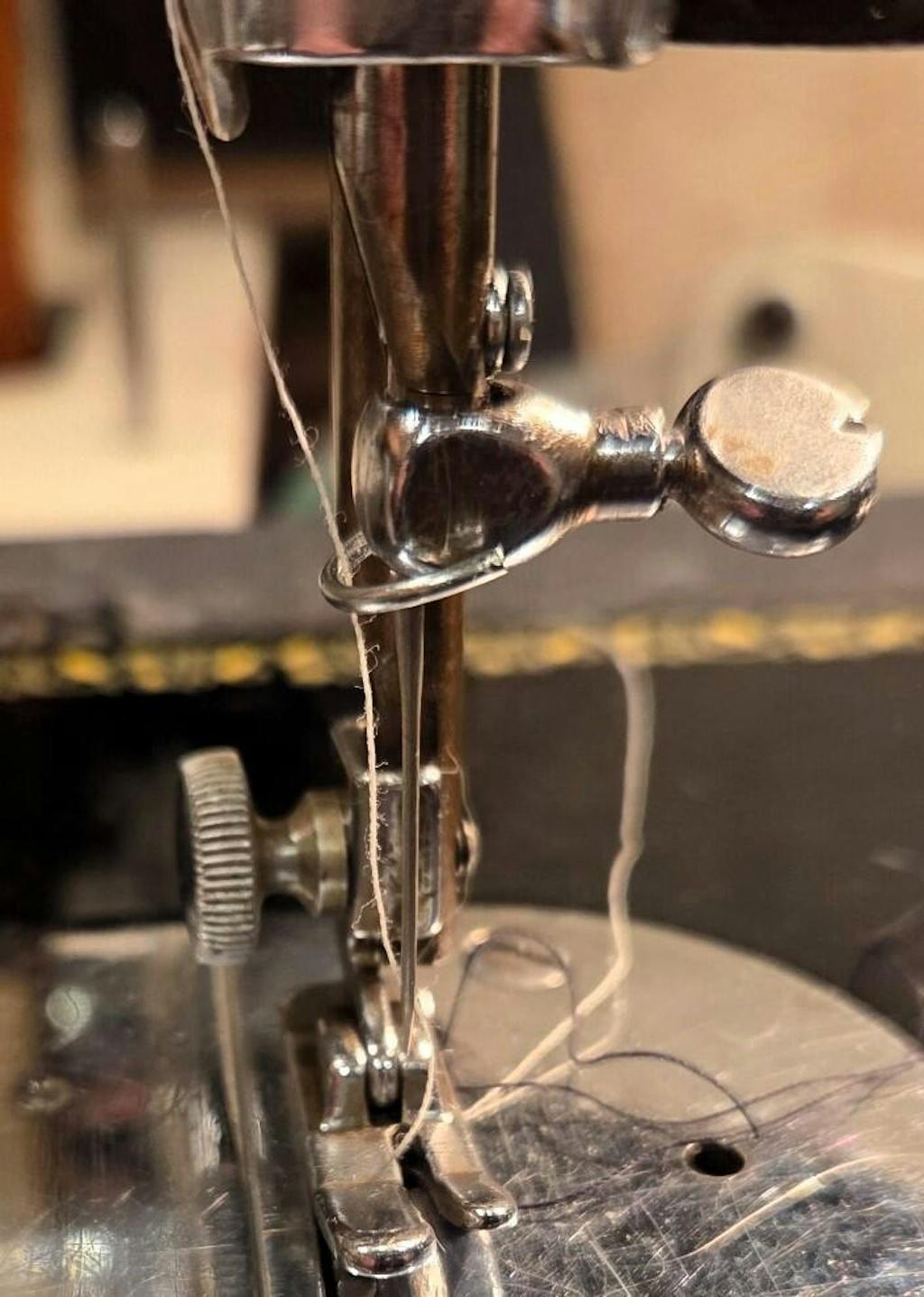 Needle Clamp Thread Guide with Screw - Fits Singer Model 115, 15-30, 15-86, 127, 27, 28, 128