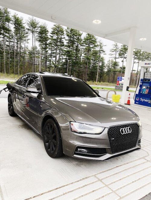 2016-2019 Audi A4 S4 B9 To S4/RS4 Style Front Glossy Blac Bumper Grill High Quality Honeycomb Upper Grille