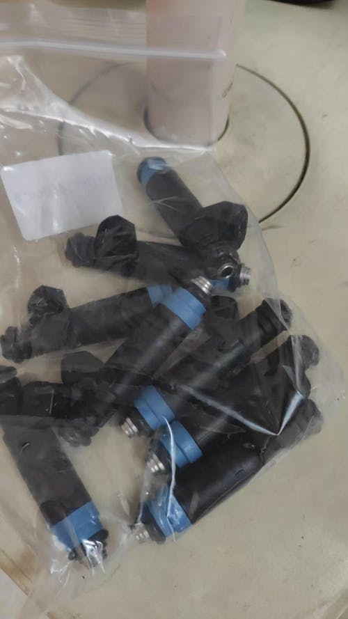 2015-2017 GMC Yukon 5.3L V8 8PCS Fuel Injectors 12668390 12623116 12628422 12656005 12672368 12668649