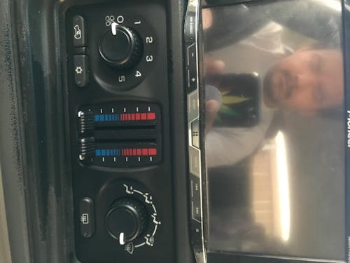 2003-2006 Chevrolet Avalanche 1500 2500 A/C Climate Control Module Panel 599-210XD