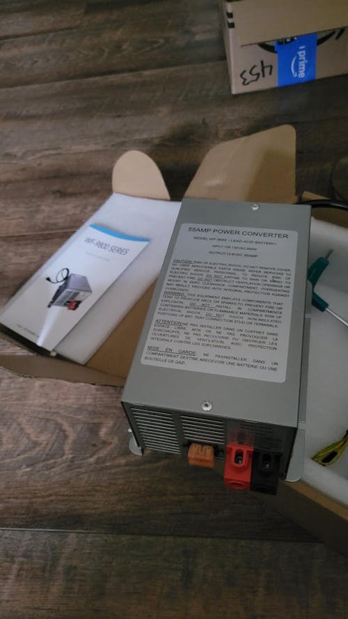 RV Trailer Camper WF-9865-MBA 65 Amp WF-9865 Power Converter ChargerOutput wf-8735 Battery Charger