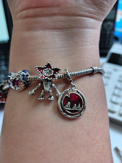 Charm Corazon Fosforescente Stranger Things