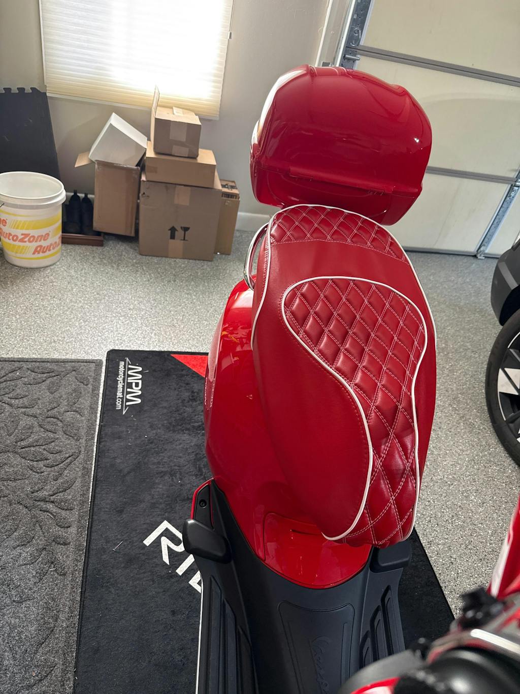 Vespa Sprint / Primavera RED Diamond Seat Cover