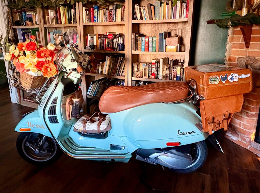 Vespa GTS Diamond Seat Cover Whiskey Brown