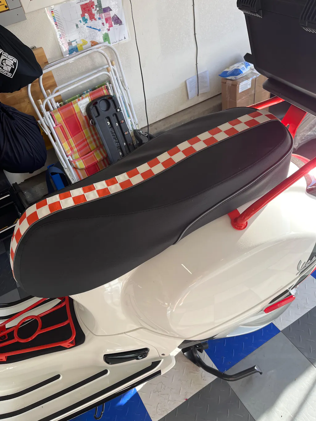 Vespa GTS Checkered Racing Stripe Seat Cover