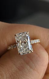 Anillo con diamantes de laboratorio 3.12 ct