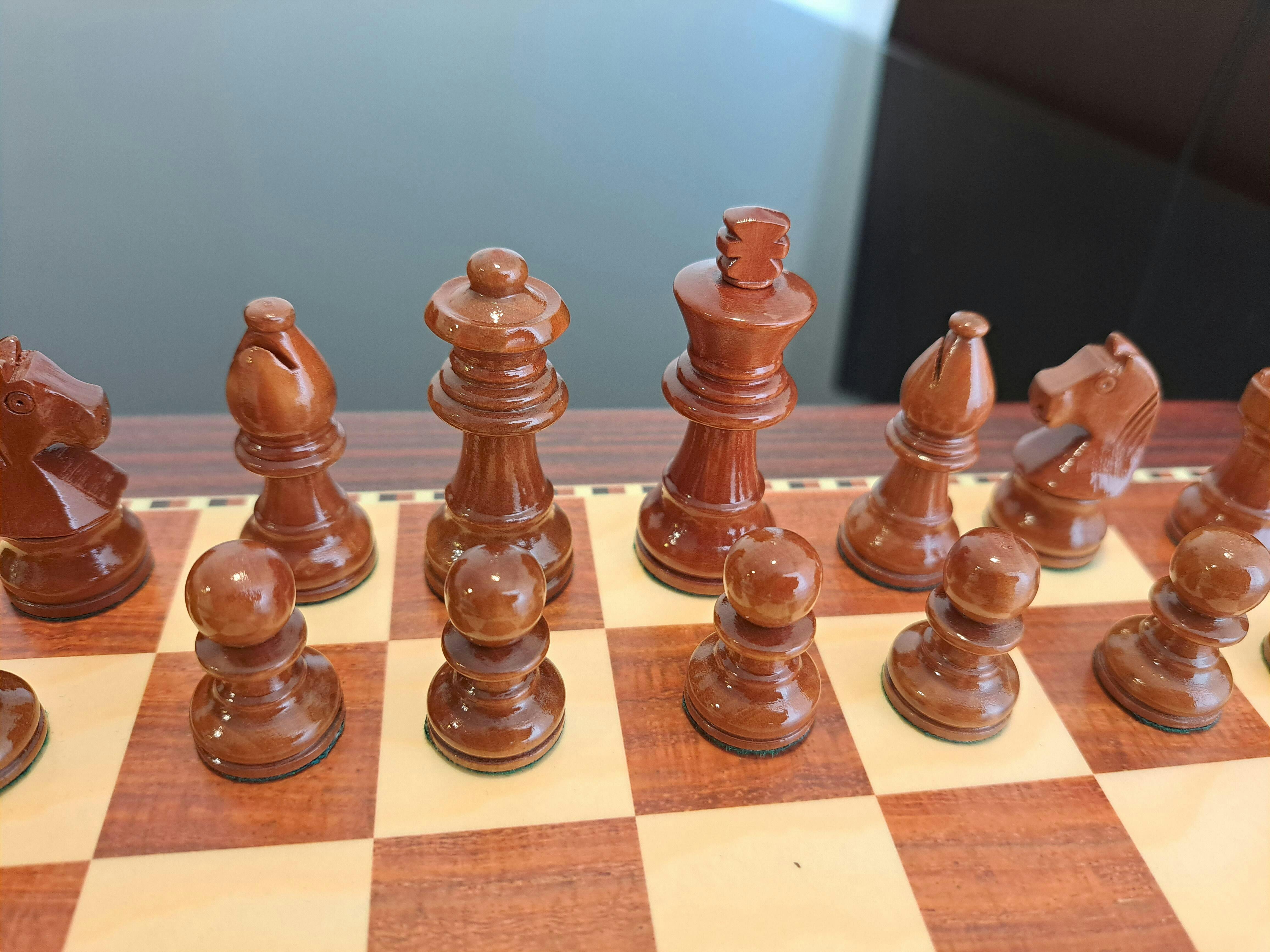 12 magnetic travel chess set in rosewood