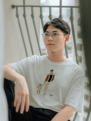 CUSTOMIZABLE ESSENTIAL T-SHRT