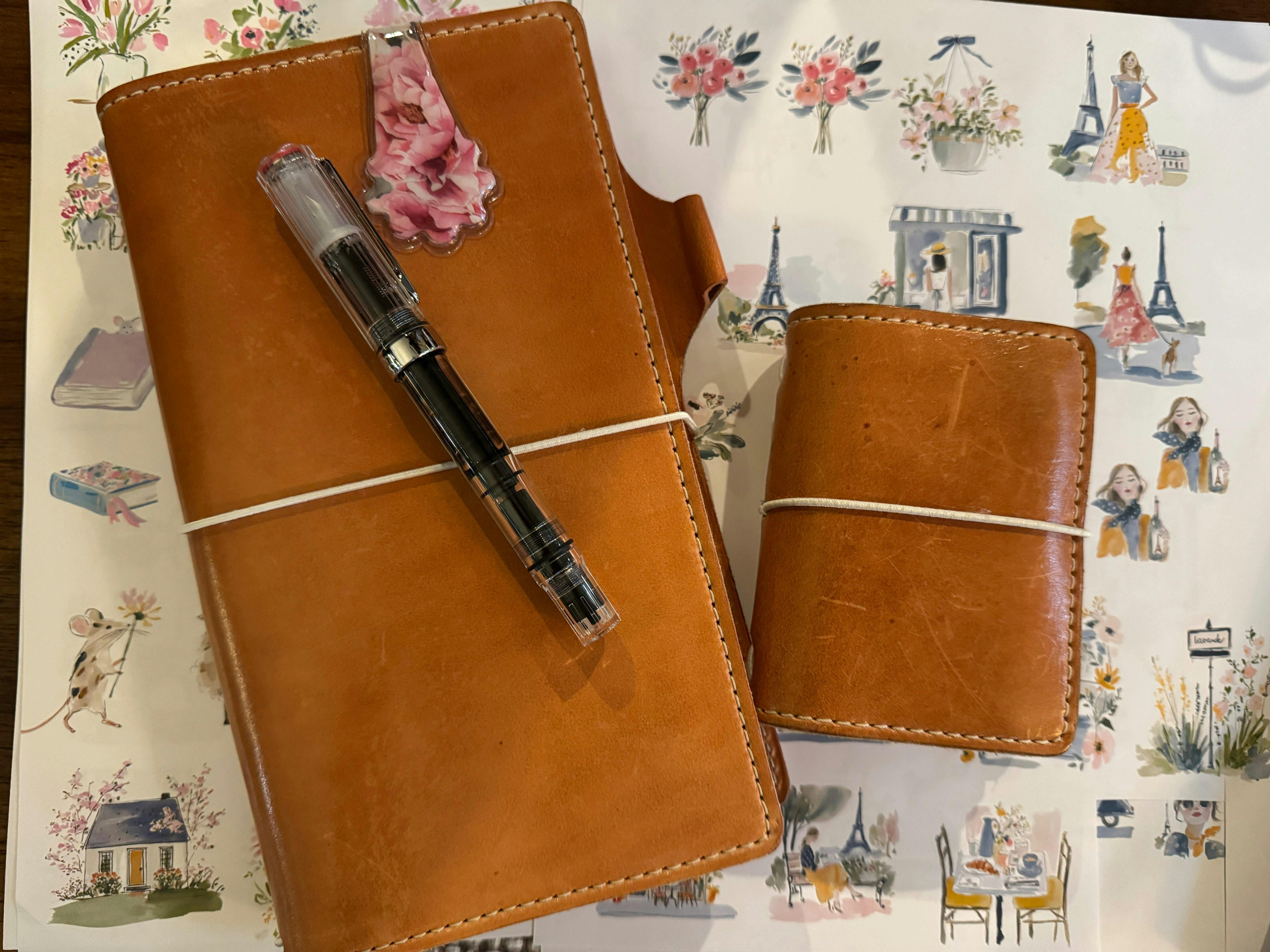 Austen Cascade Leather Traveler's Notebook Austen Cascade Leather Traveler's Notebook