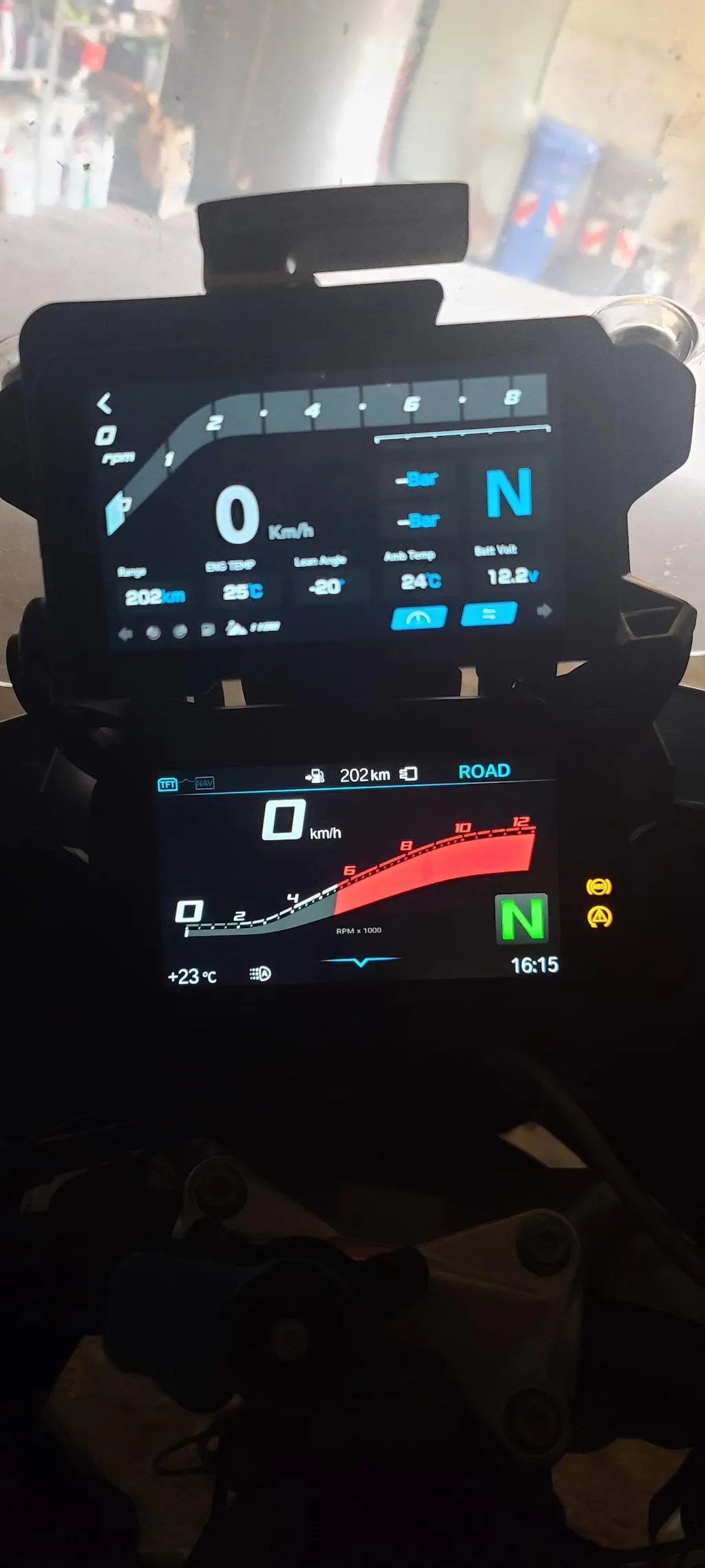 AIO-5 Play for BMW : Les 14 questions principales répondues AIO-5 Play for BMW : Les 14 questions principales répondues