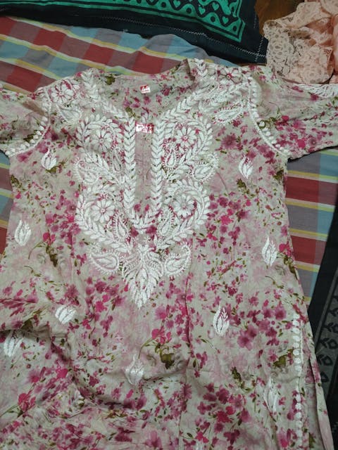Maira Mulmul Cotton Chikankari Kurti Set - Pink Colour