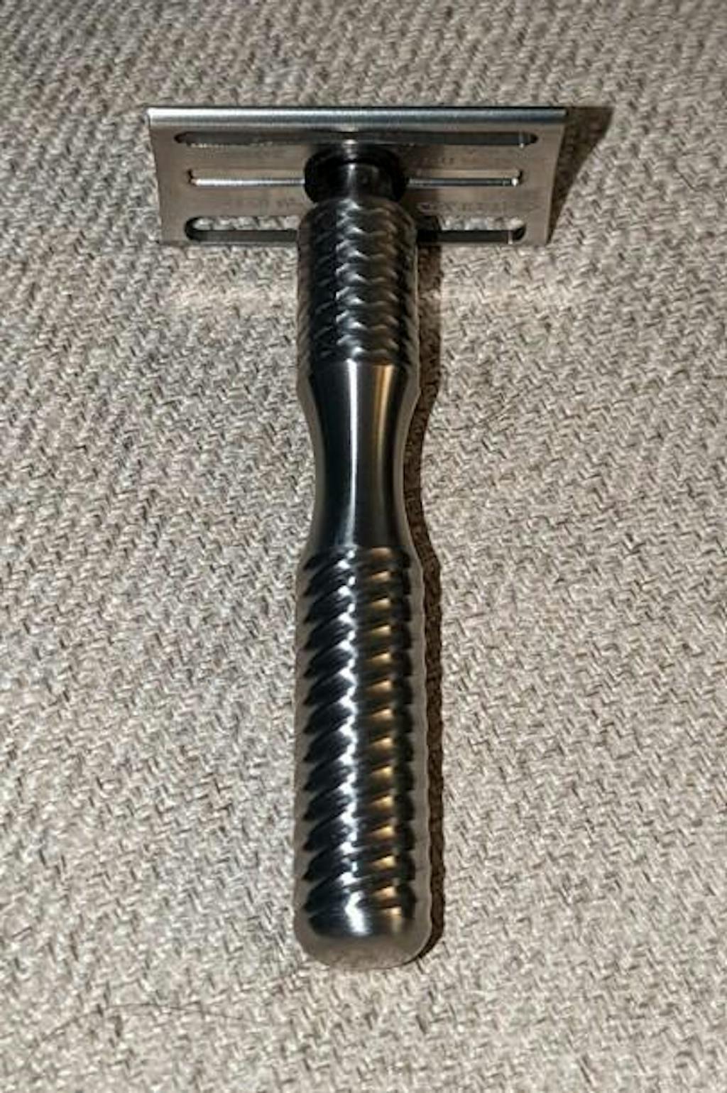 Chiseled Face Legacy Razor Raw Finish Titanium, Pineapple Twist Hand