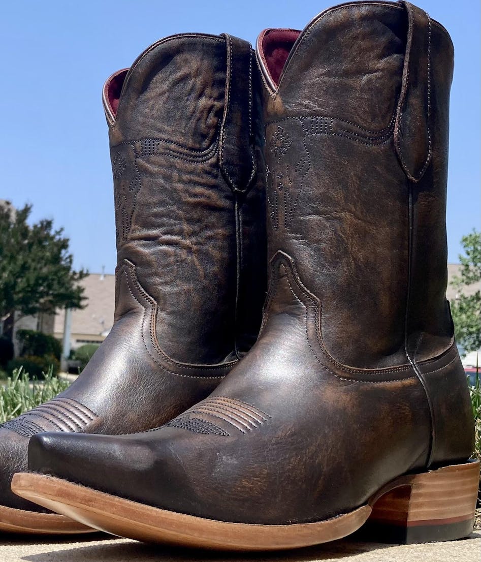 Chisos Boot Review  One Month In the Most Comfortable Cowboy Boots 
