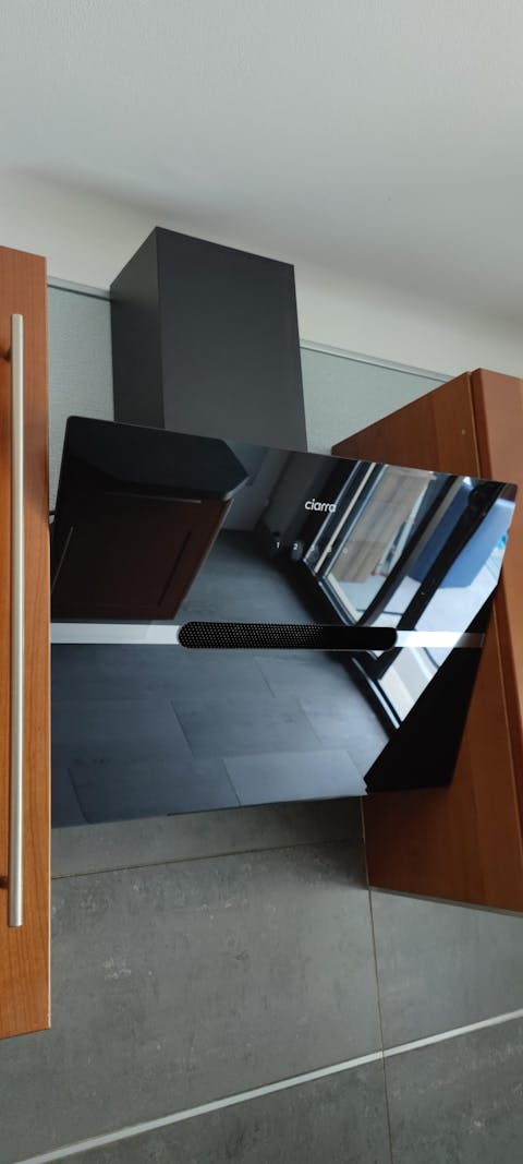 Ciarra Hotte Inclinée 650m³/h Wifi Classe A+++ Eclairage LED Noir CBCB6736F-OW