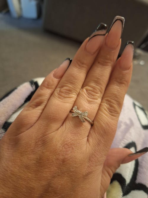 925 Sterling Silver Ladies Cz Bow Design Ring