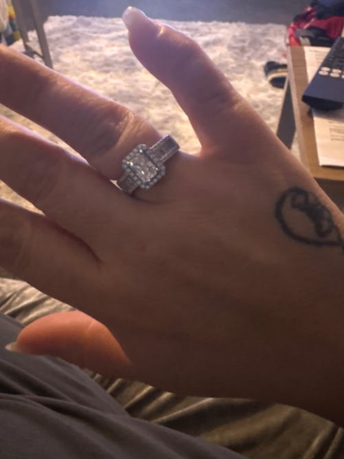 925 Sterling Silver Emerald Cut Solitaire Ring with Baguette Cut Shoulders