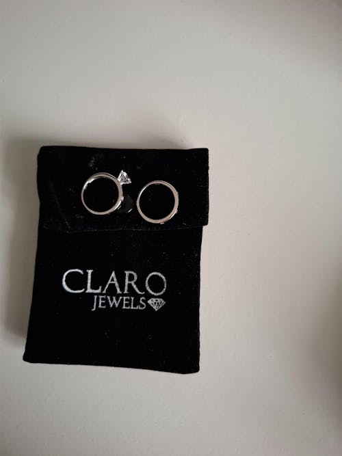 925 Sterling Silver Cz Ladies Ring Set With Cz Studded Bands