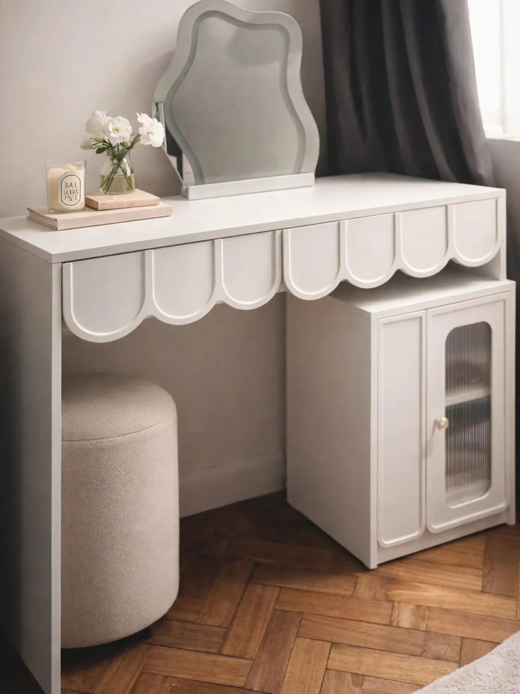 Doris Schminktisch mit Cloud-Spiegel