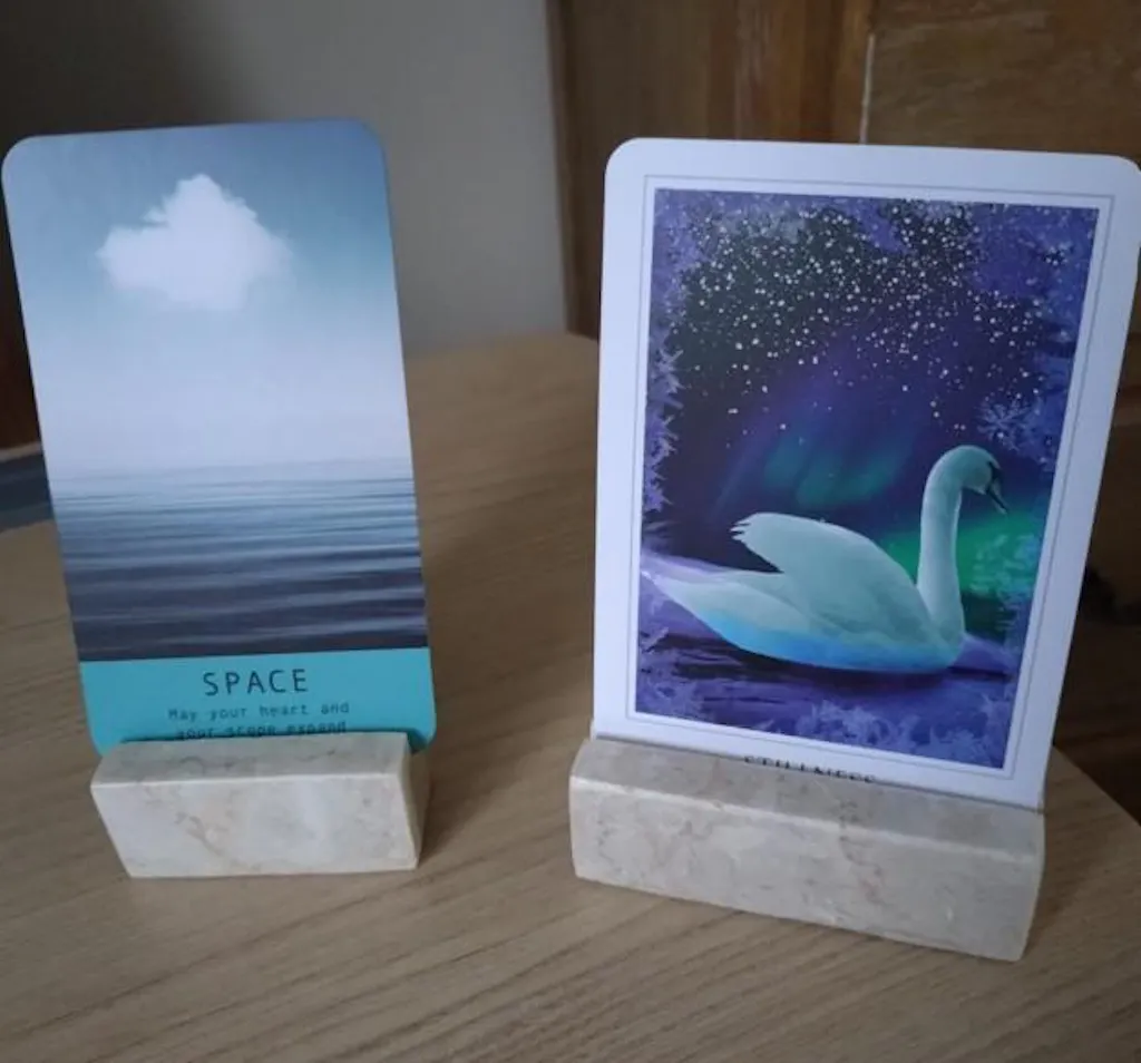 Photo Holder Handcrafted in Marble and Golden Onyx