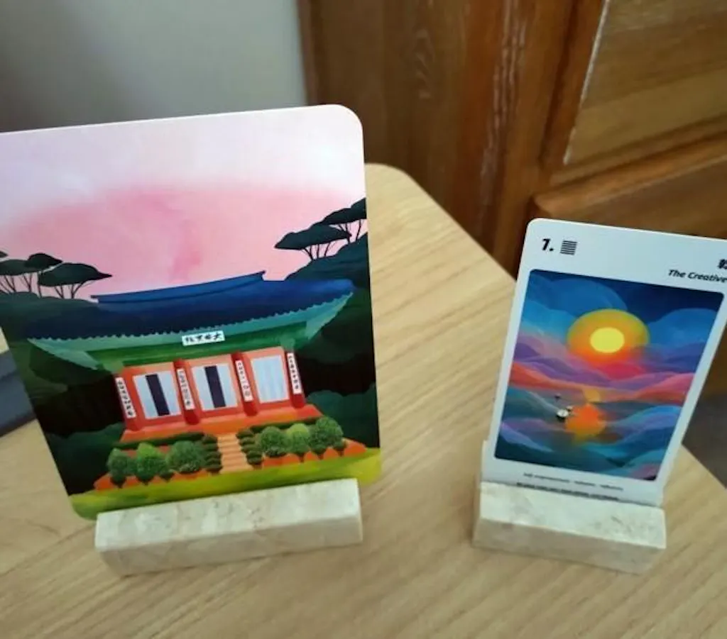 Photo Holder Handcrafted in Marble and Golden Onyx