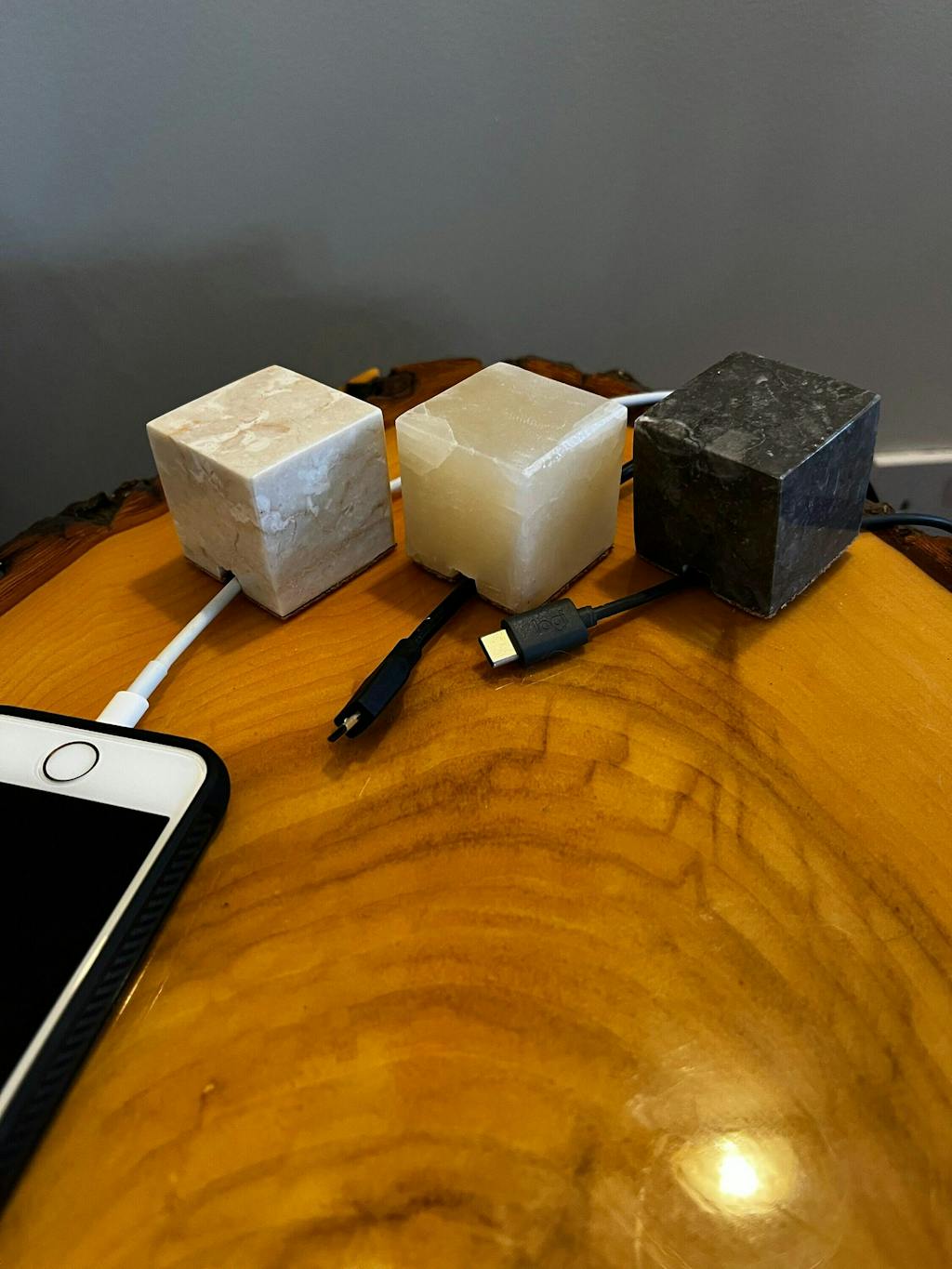 Marble Cable Holder - Black