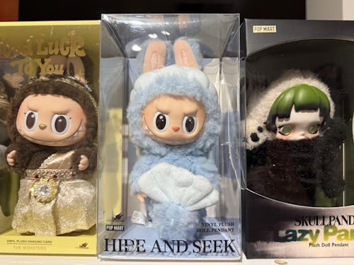 The Monsters LABUBU HIDE AND SEEK IN SINGAPORE SERIES Vinyl Plush Doll Pendant (Singapore Exclusive)