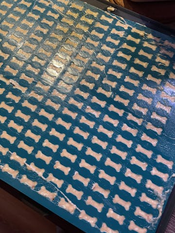 Mini Knochen (2 cm) Backmatte + Schaber (Set)