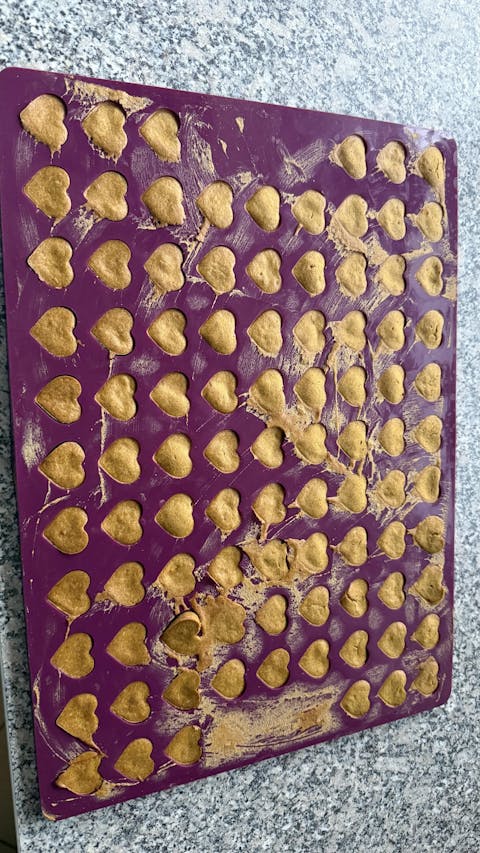 Collory Backmatten für Hundeleckerlis in Herzform