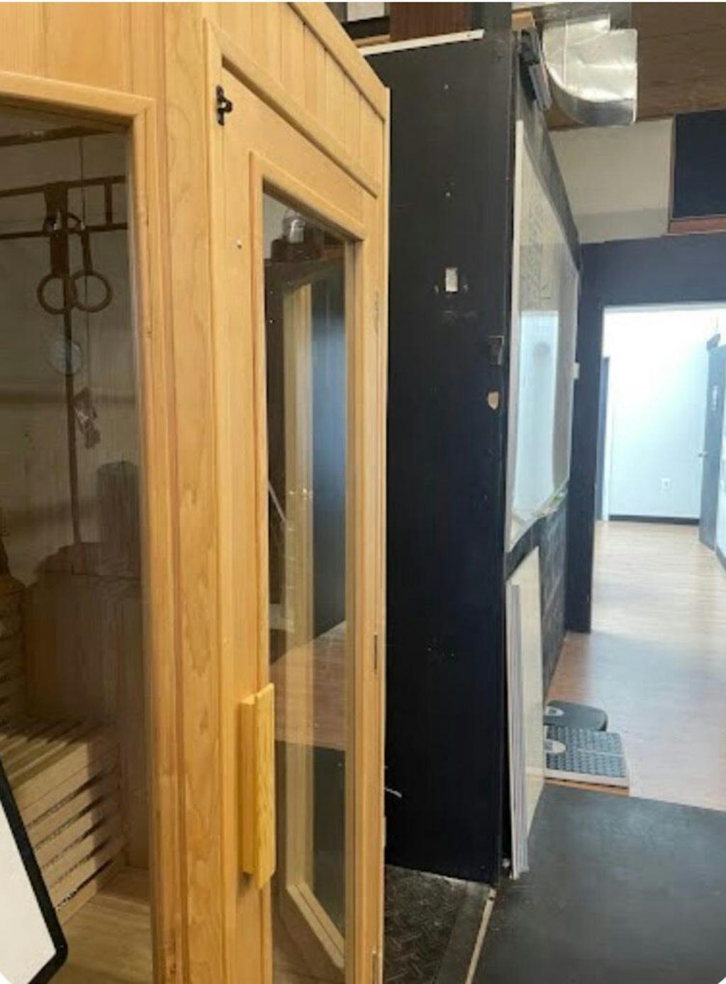 SunRay 4 Person Tiburon Traditional Sauna HL400SN