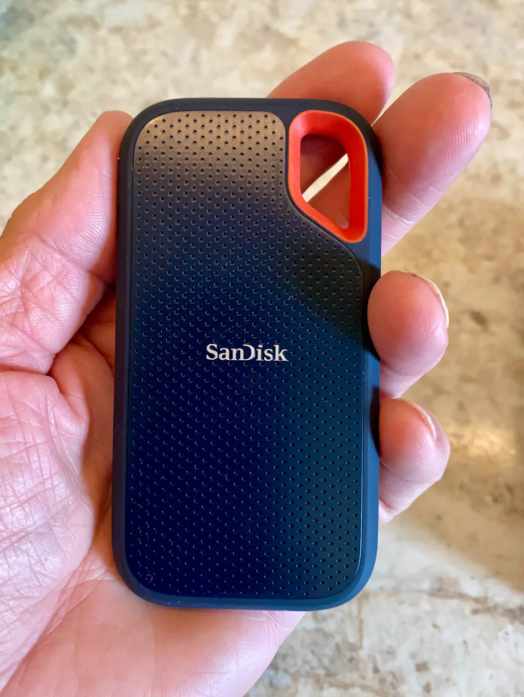 Disque dur portable SSD SanDisk Extreme 2 To (SDSSDE61-2T00-G25)