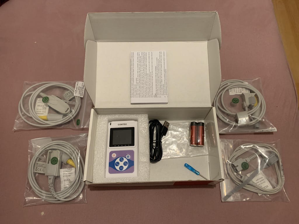 CMS60D Handheld Pulse Oximeter+Adult,Paediatric & Neonatal 3 spo2 Prob