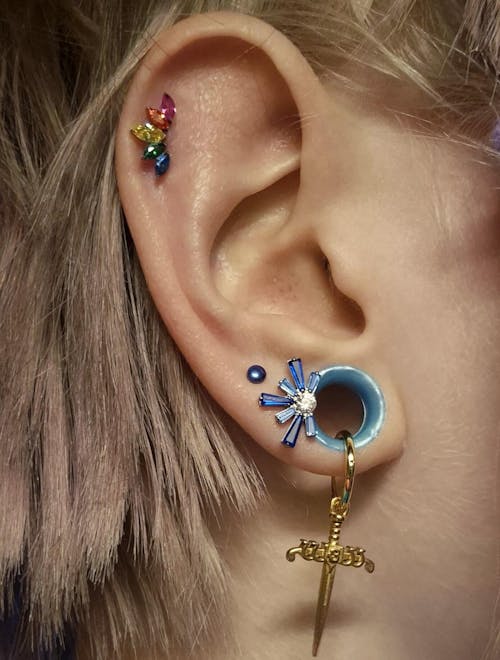 Titanium Evangeline Blue Sapphire Flat Back Stud
