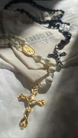 Terço Medalha Milagrosa Agilis 8mm - Branco e Ouro