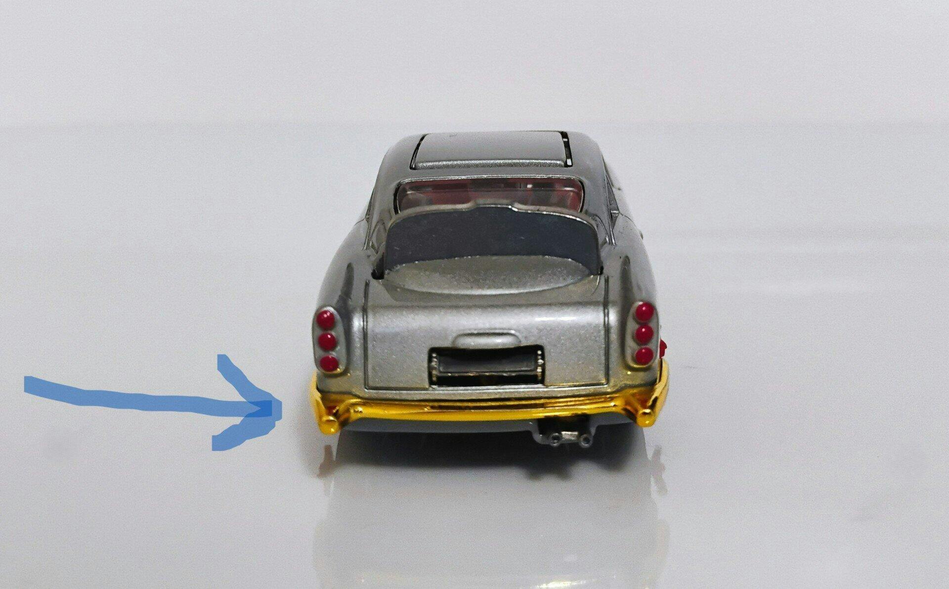 James Bond's Aston Martin DB5 (270) – Corgi Model Club USA