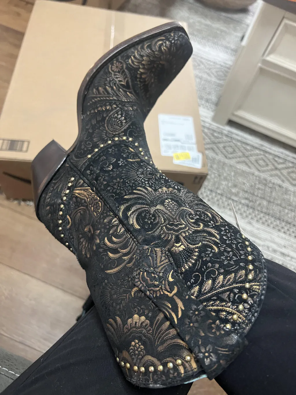 2000s Floral Embroidered Suede Boots (8)