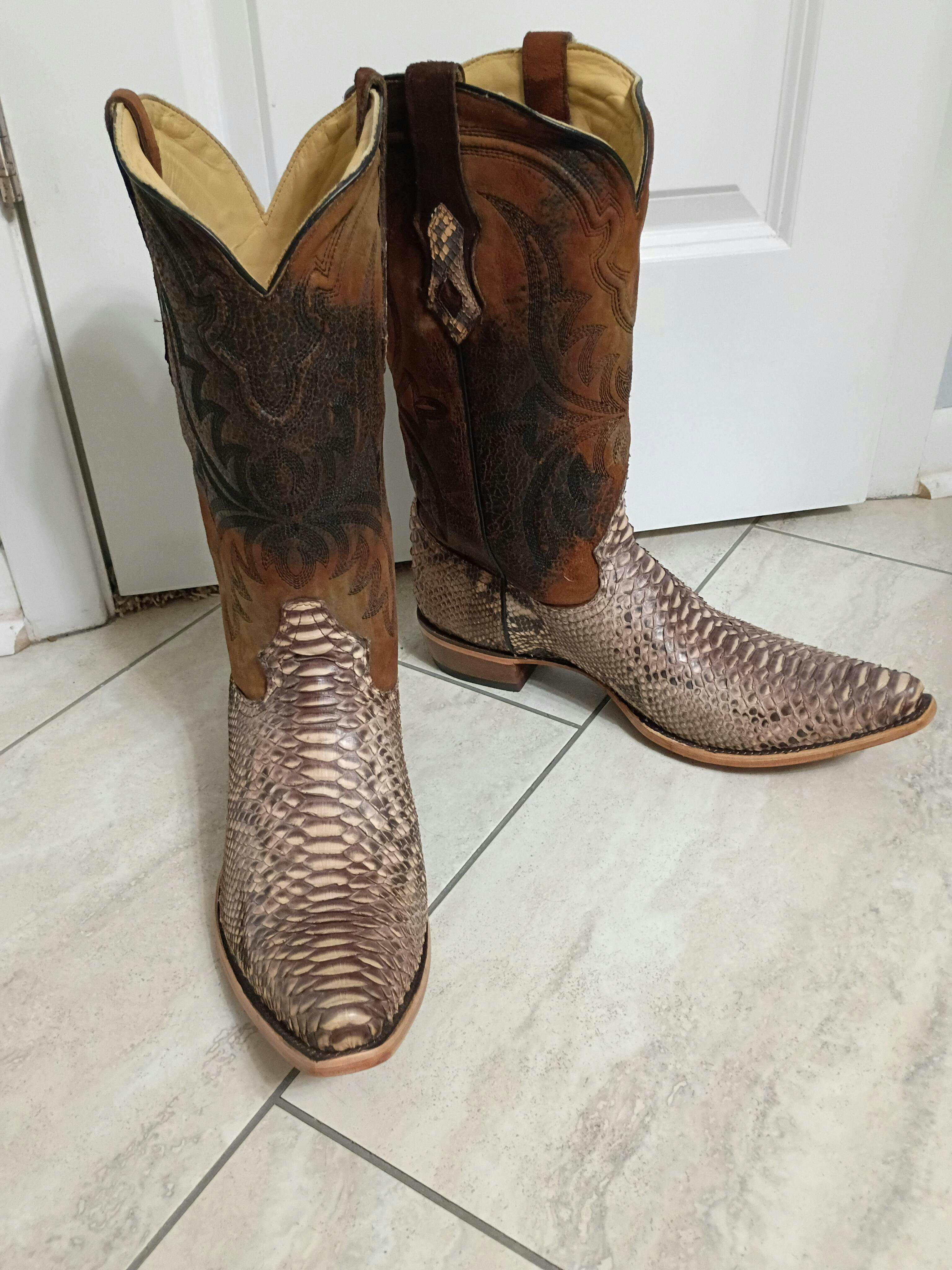 A4452 - MEN'S EMBROIDERY LAMB SHAFT GENUINE BROWN PYTHON VAMP SNIP