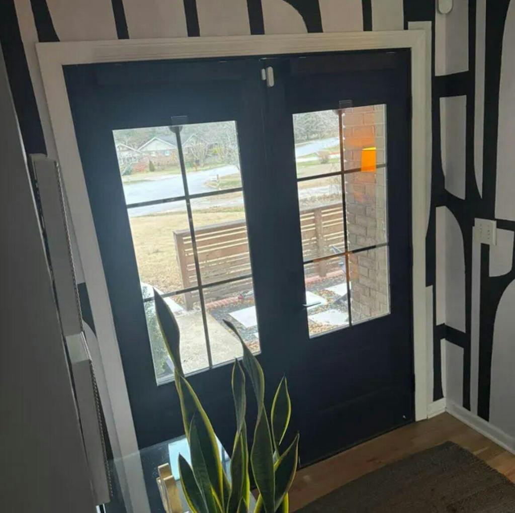 Black & White Geometric Shapes Wall Mural CCM160