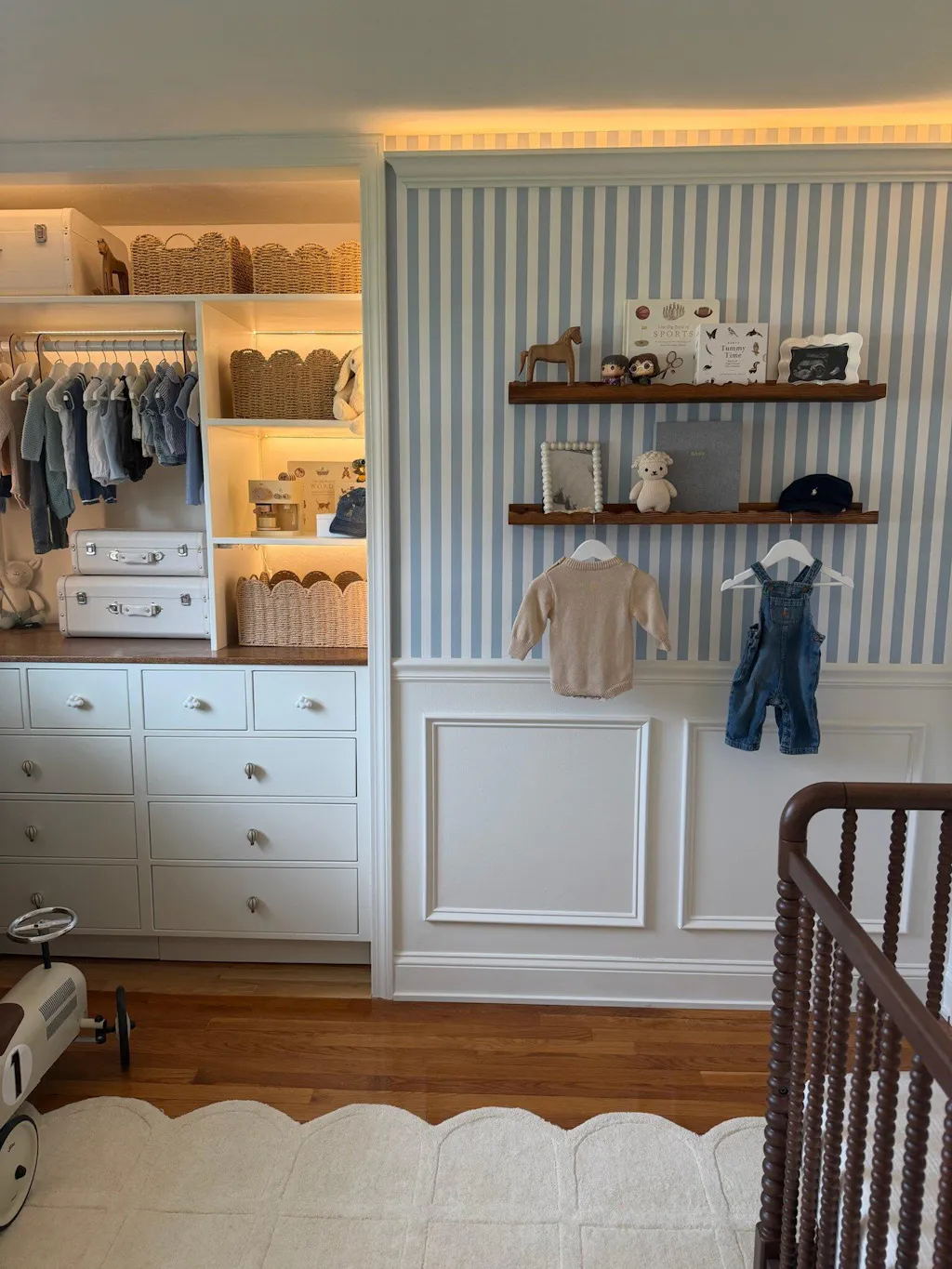 Light Blue Stripe Wallpaper S018