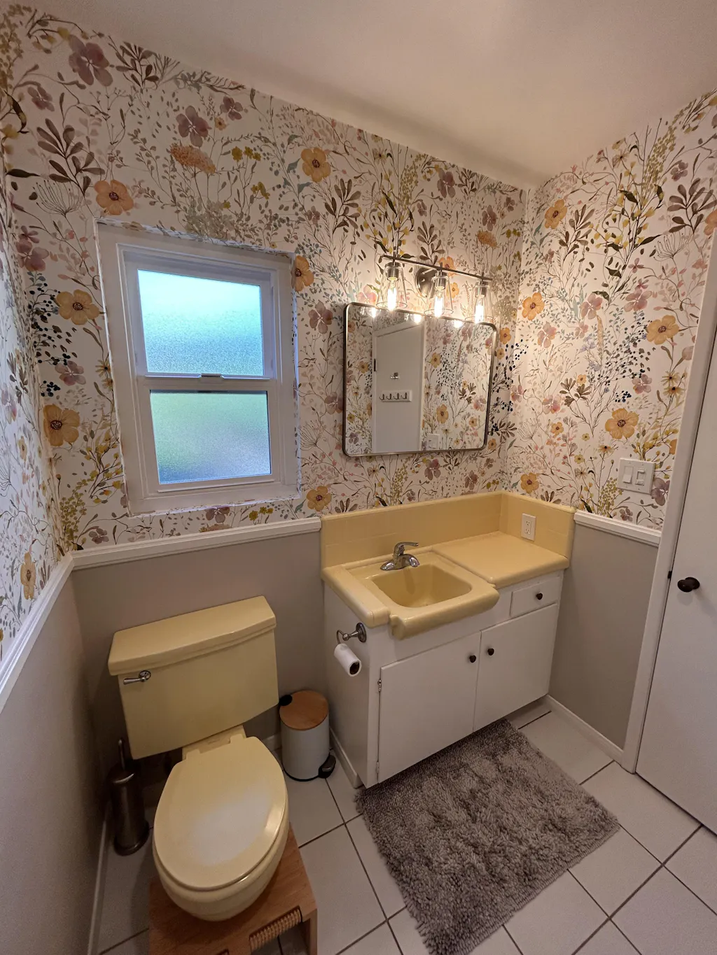 Yellow Wild Floral Wallpaper W048