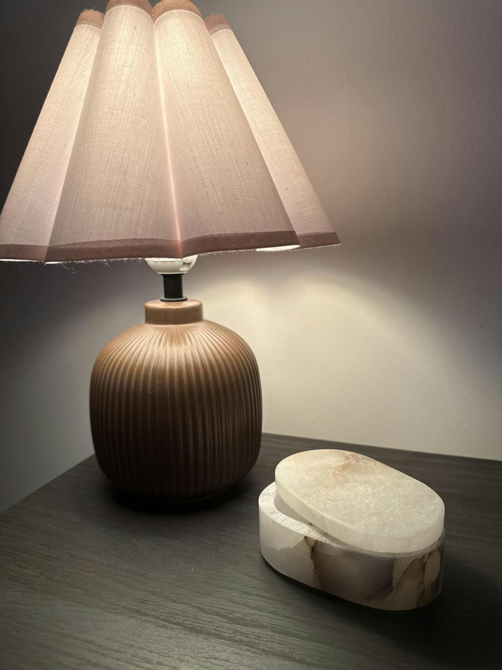 The Laurel Ruffle Throw – Cottage Home