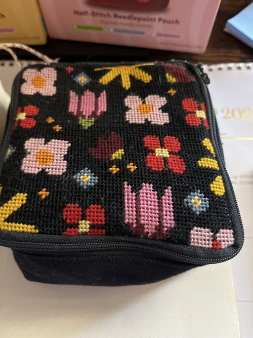 POP ART PETALS - Needlepoint Pouch Kit