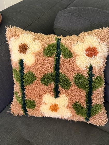 PICK OF THE BUNCH - EARTHY Latch Hook Cushion Kit | Craft Club