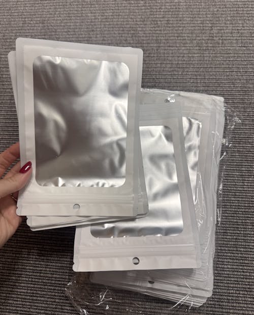 Pungi aluminiu cu fereastră și agățătoare - alb (set 100 buc)